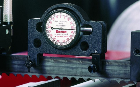 辽阳锯切钛合金用双金属带锯条还是硬质合金带锯条？